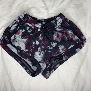 Printed lululemon hotty hot shorts